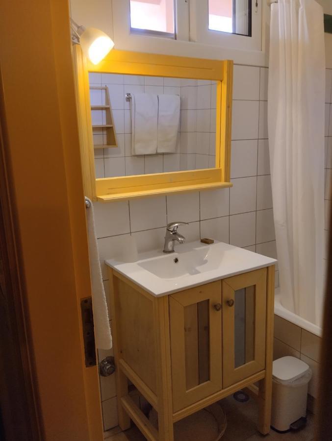 Eleonas Hotel Ровиес Екстериор снимка