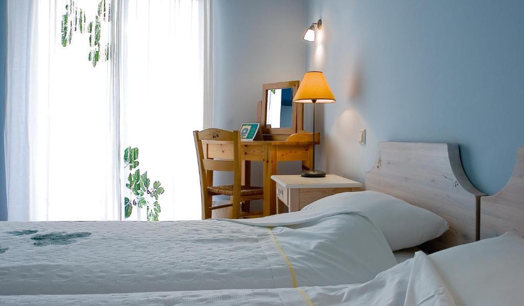 Eleonas Hotel Ровиес Екстериор снимка